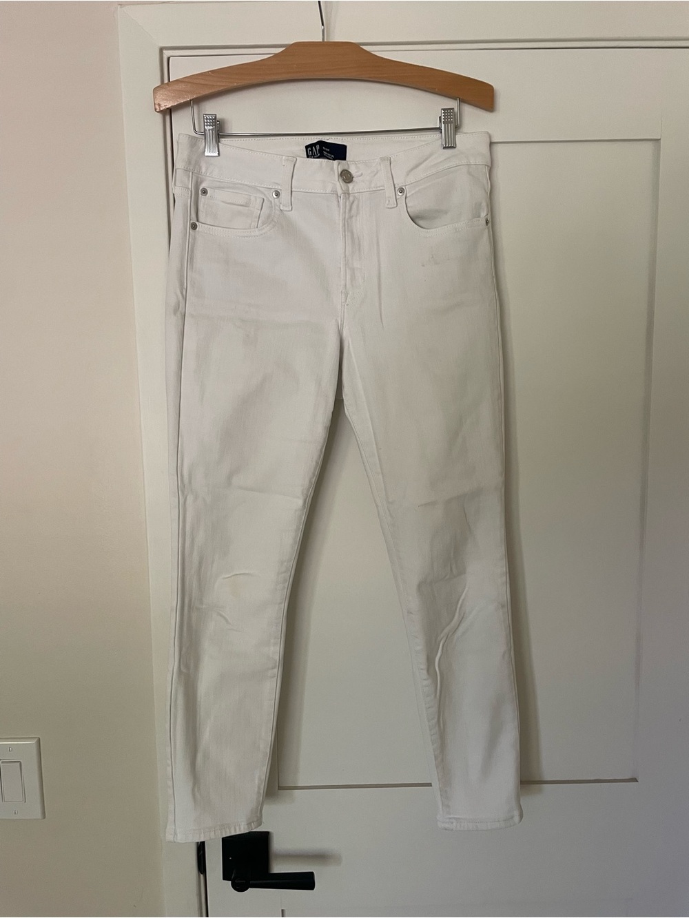 GAP Women's White Skinny Jeans